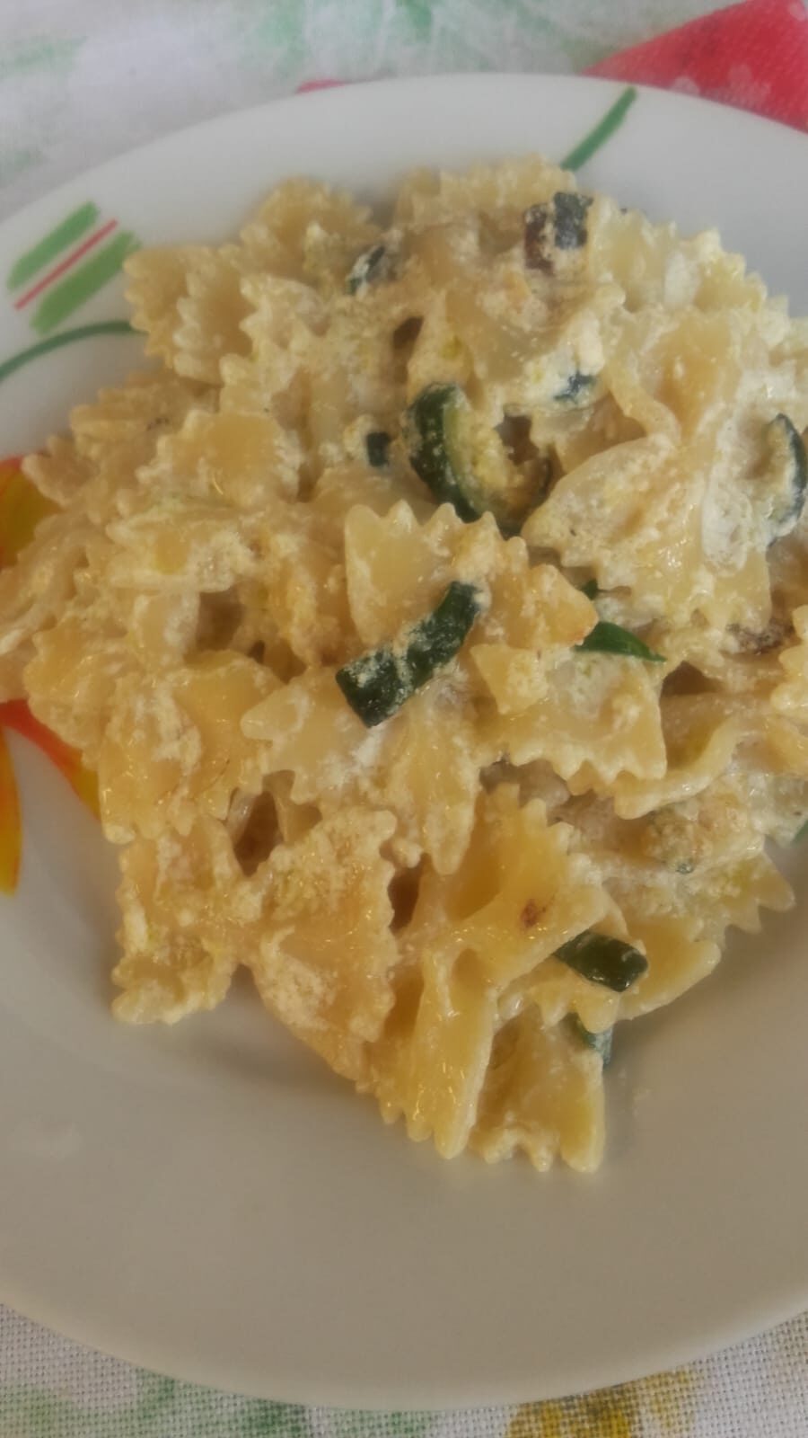 Farfalle cremose zucchine e ricotta