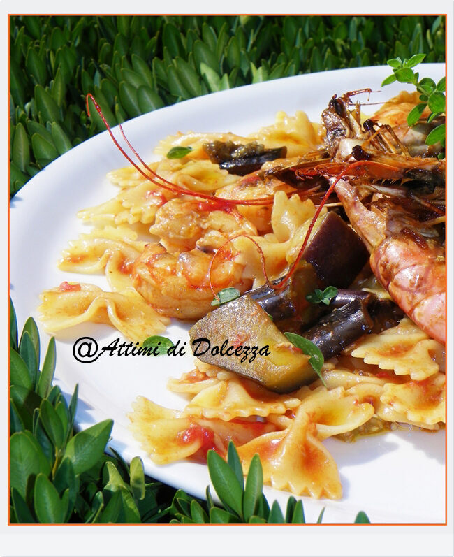 Farfalle gamberoni e melanzane