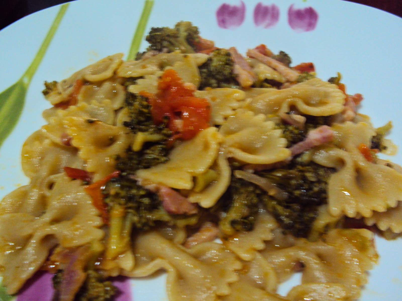 Farfalle integrali pancetta e broccoli