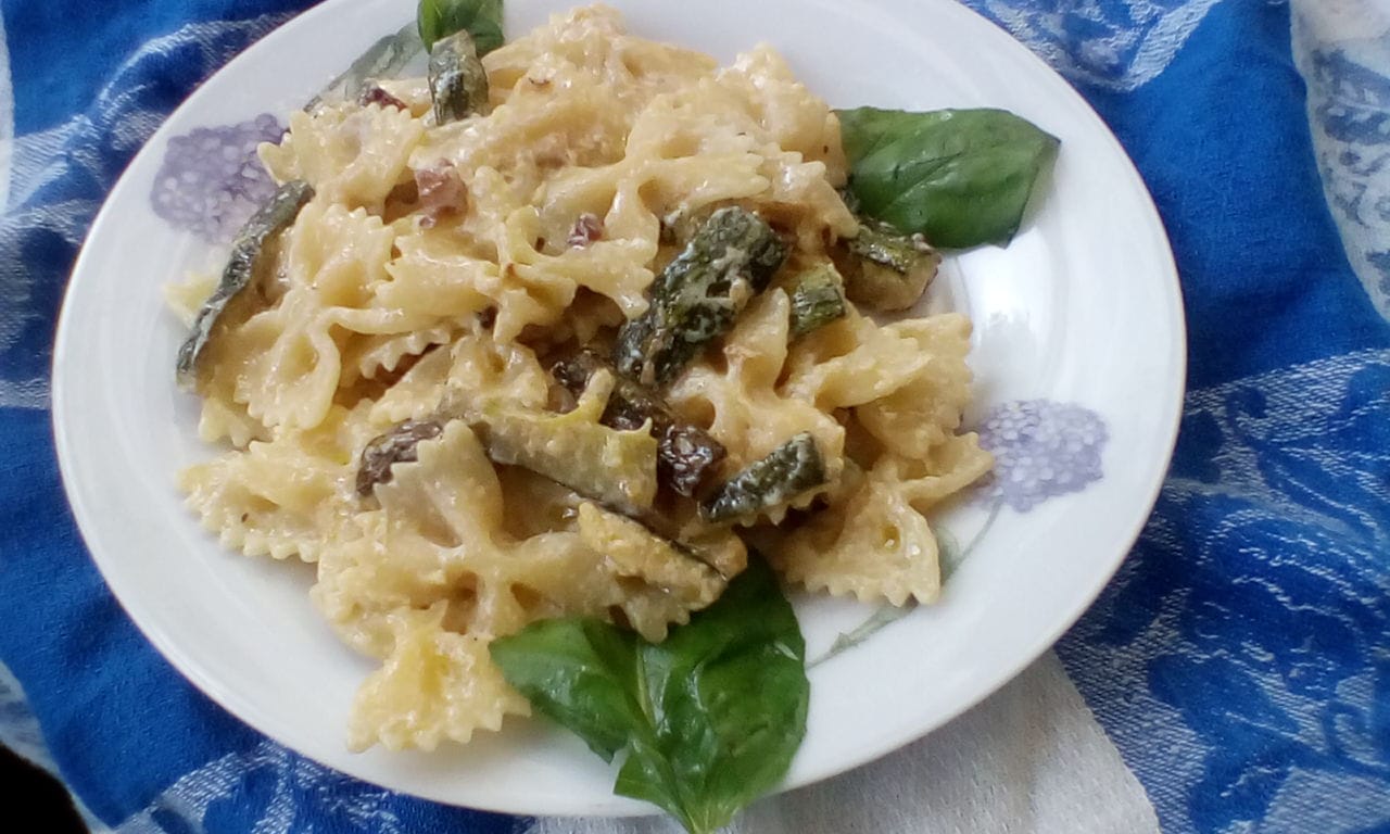 Farfalle pancetta e zucchine