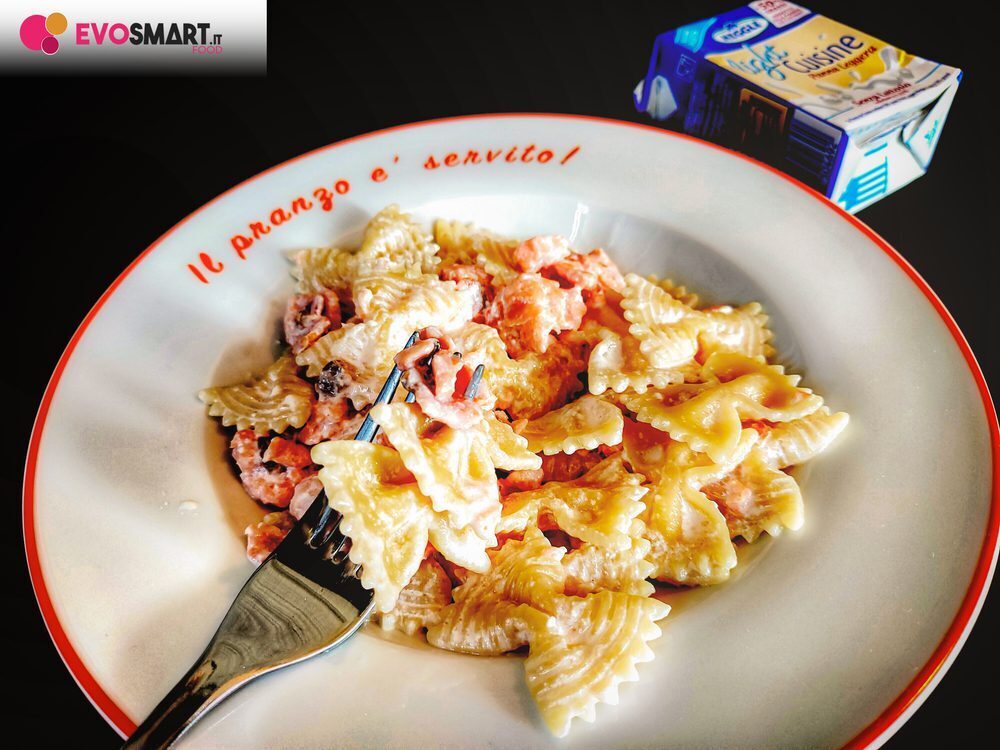 Farfalle panna e salmone light e senza lattosio con meggle italia