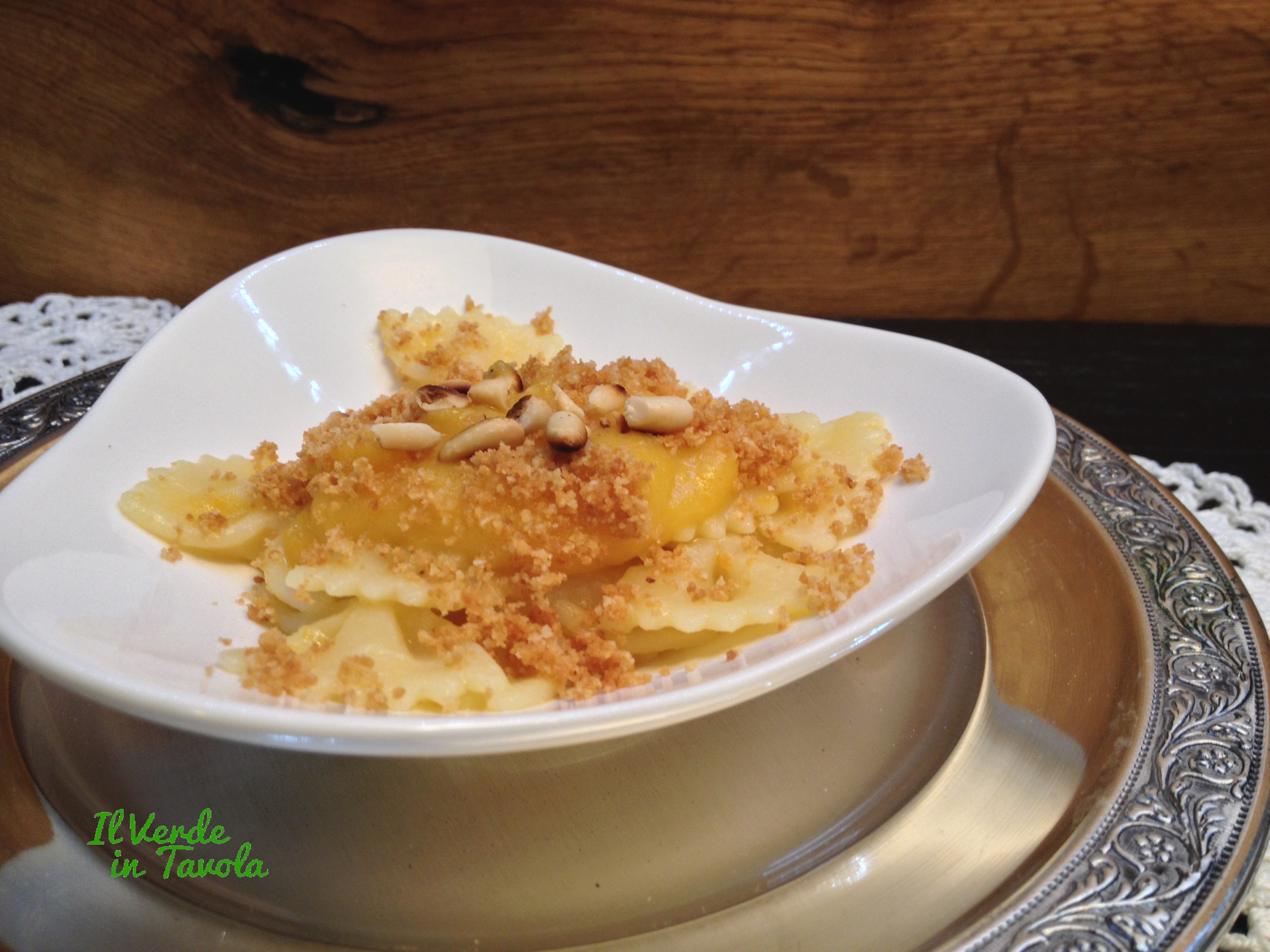 Farfalle vegane con crema di patate e zucca