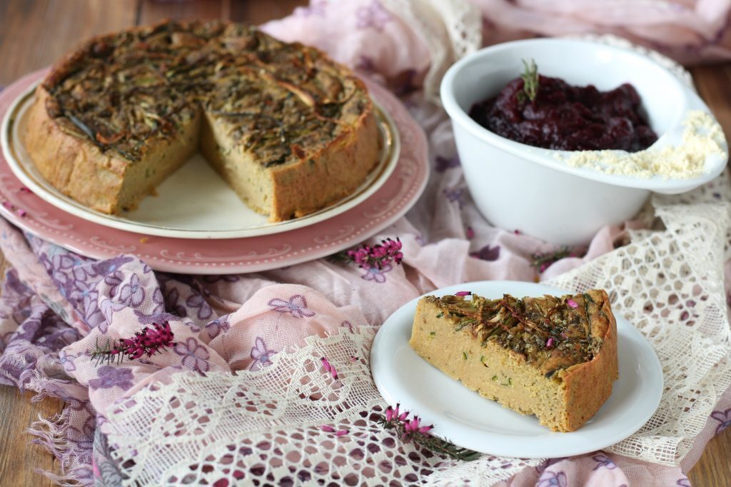 Farfrittata morbida con barbabietola frullata