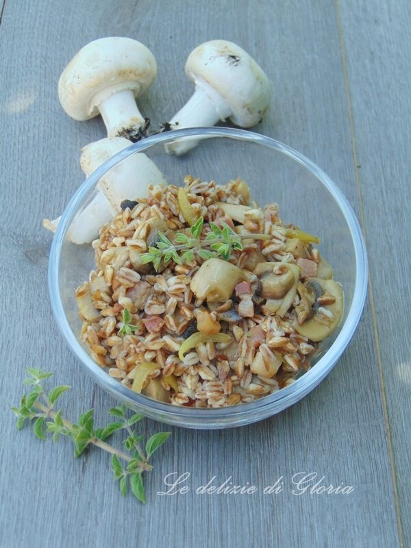 Farro con funghi e pancetta