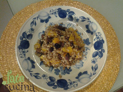Farro con peperoni e olive taggiasche