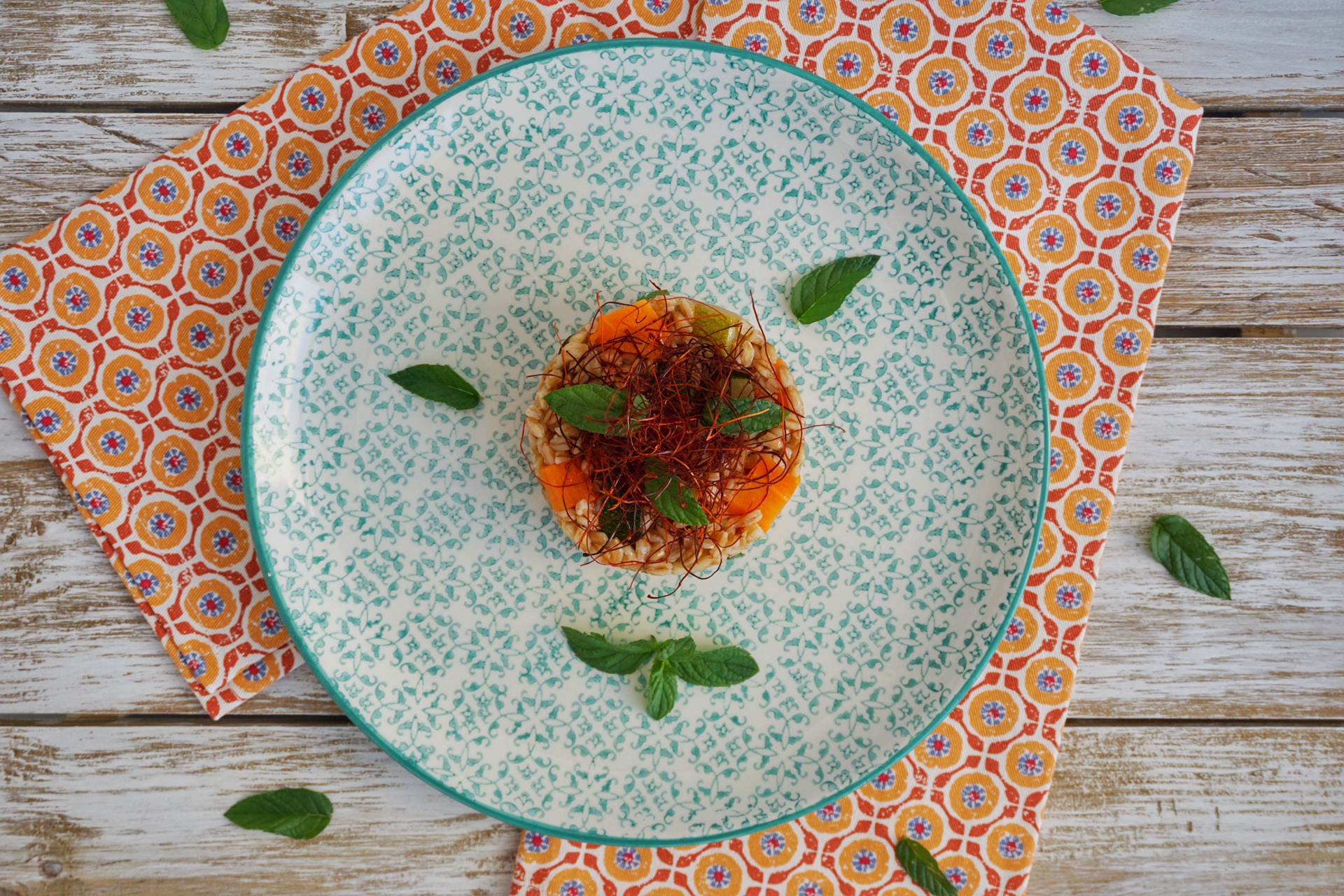 Farro perlato con zucchine, carote e menta