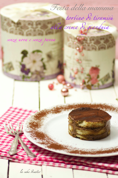 Festa della “mamma” … tortino al tiramisù con crema al gianduia senza uova e senza panna