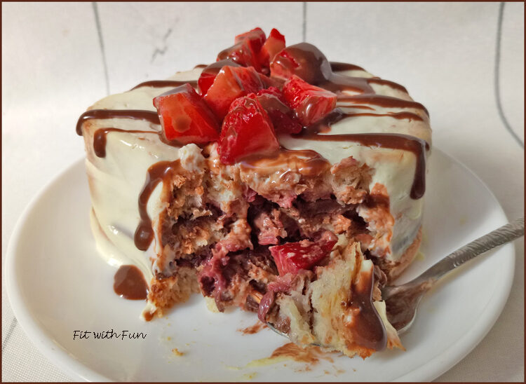 Fettamisù proteico yogurt e marmellata