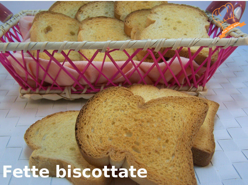 Fette biscottate senza uova e senza burro