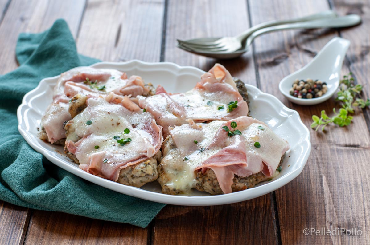 Fettine di pollo con prosciutto e provola filante
