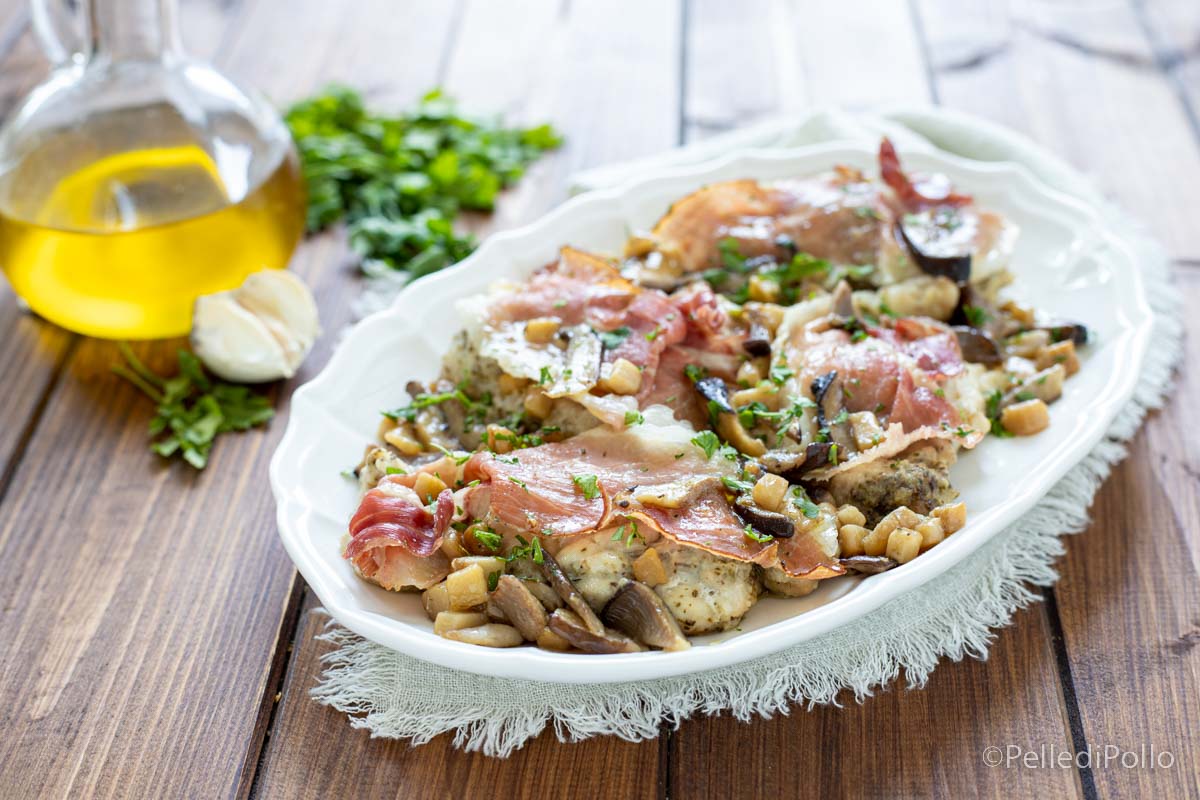Fettine di pollo con speck e funghi