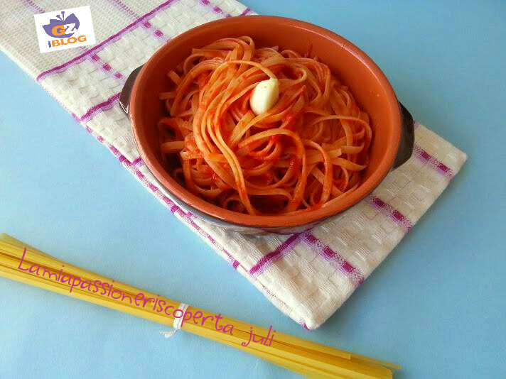 Fettuccine al pomodoro in bottiglia