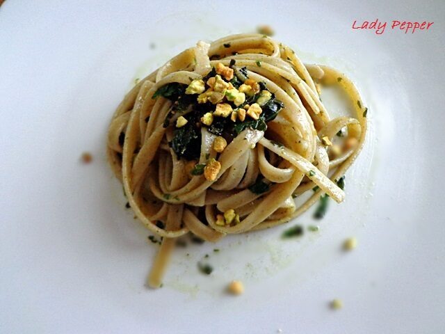 Fettuccine basilico e pistacchi