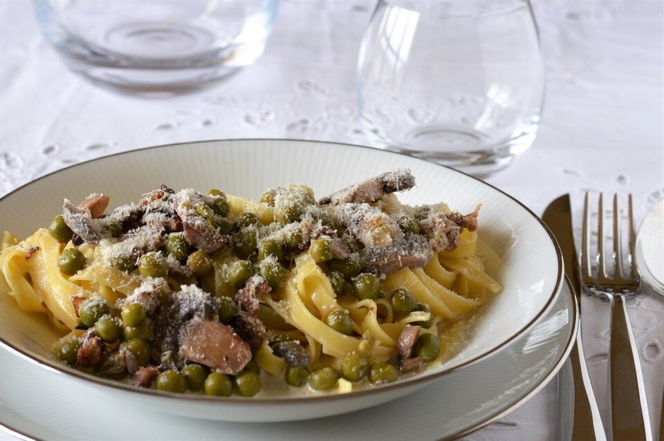 Fettuccine funghi e piselli