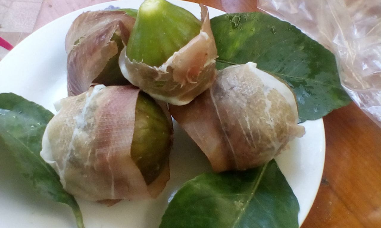 Fichi avvolti nello speck