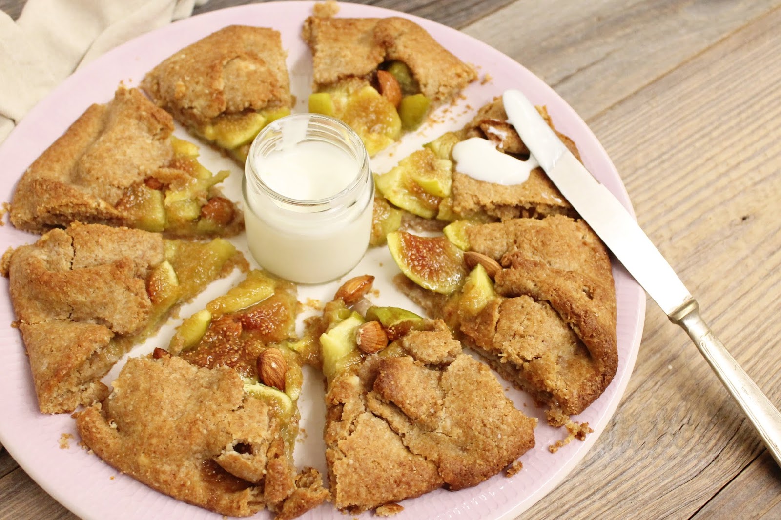 Fig & almond vegan galette (crostata rustica fichi e mandorle)