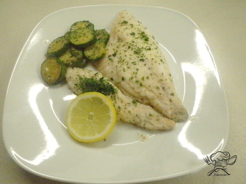 Filetti di branzino al limone in padella