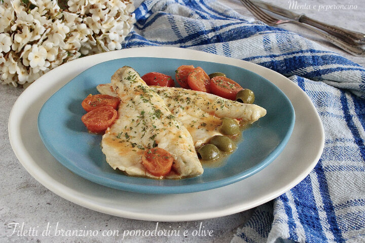 Filetti di branzino con pomodorini e olive
