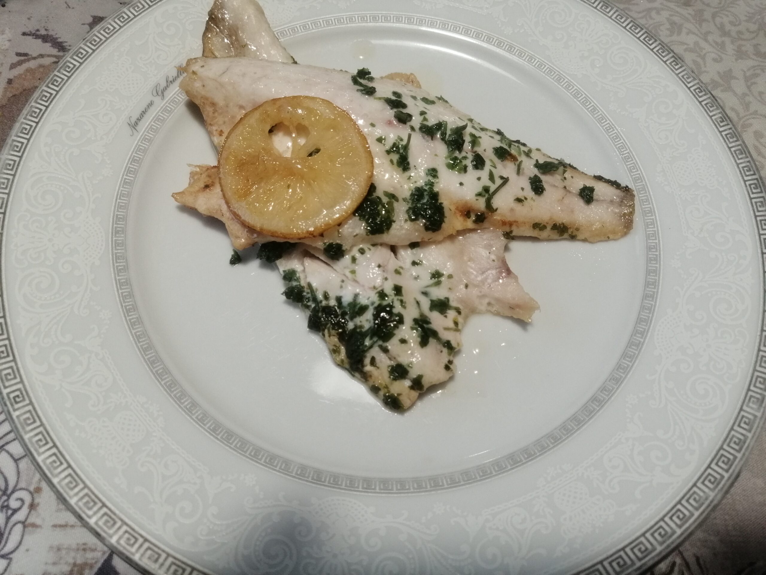 Filetti di branzino in padella
