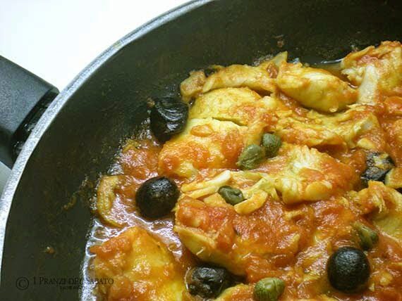 Filetti di merluzzo con capperi e olive nere