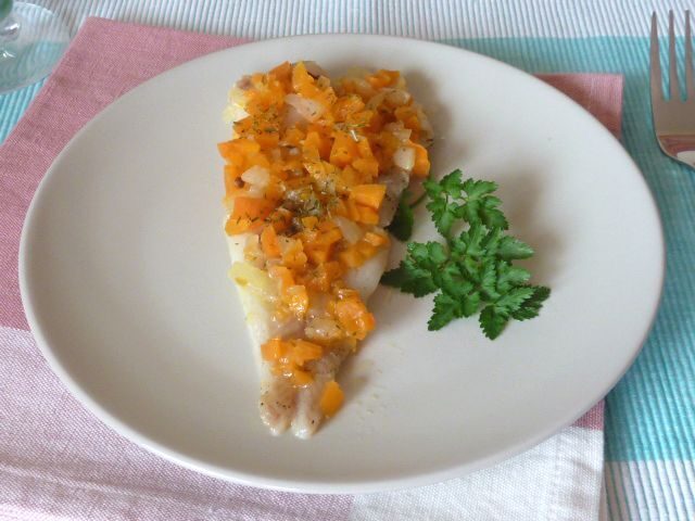 Filetti di merluzzo con carote e aromi