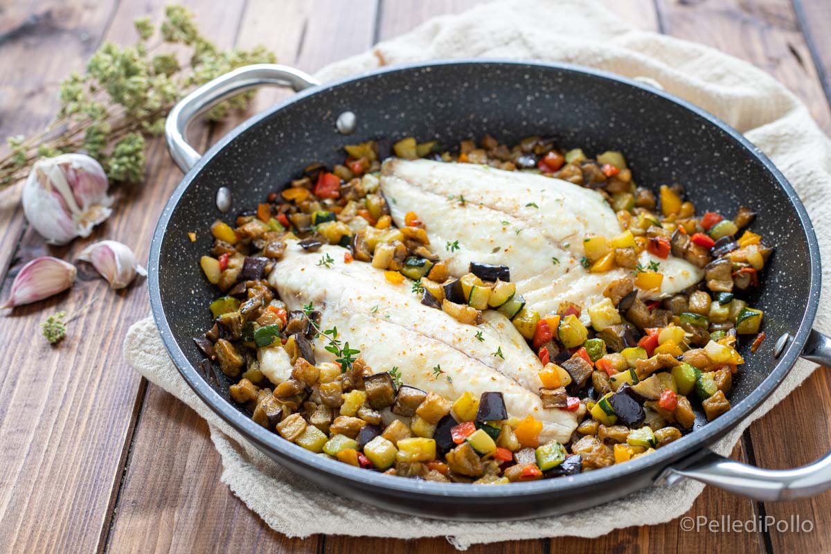 Filetti di orata con verdure in padella