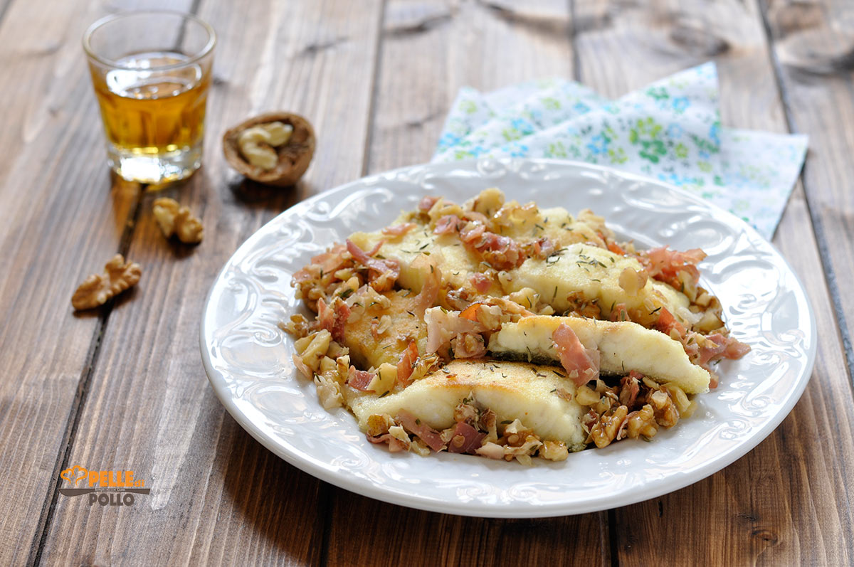 Filetti di pesce con speck e noci