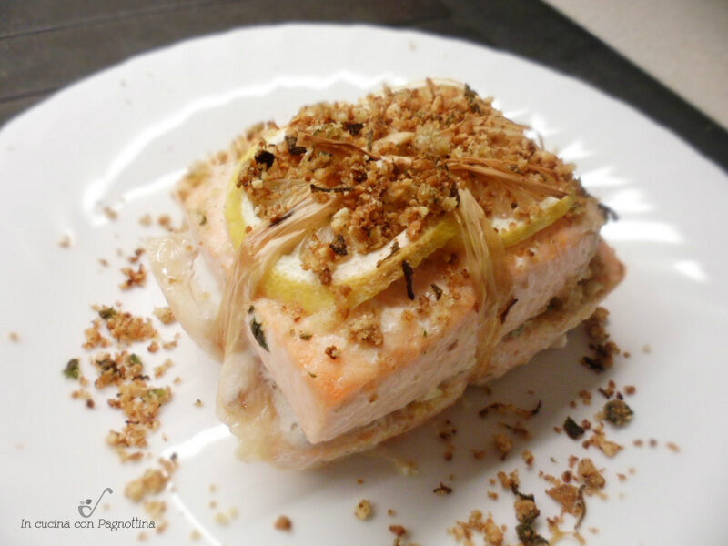Filetti di salmone al forno con mandorle