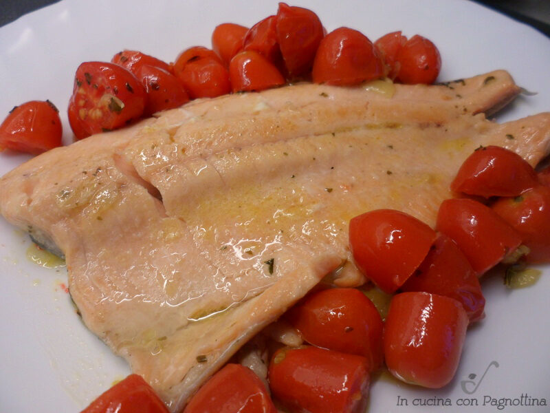 Filetti di trota salmonata con pomodorini