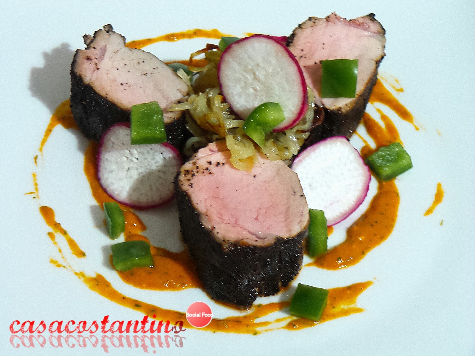Filetto di maiale al caffè con salsa di peperoni
