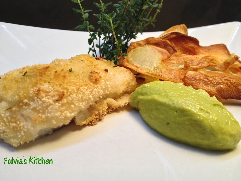Filetto di merluzzo croccante con chips di patate al timo e guacamole