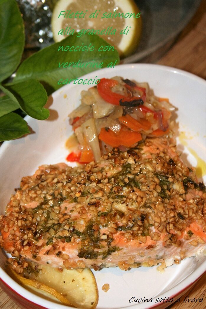 Filetto di salmone alla nocciola con verdure croccanti