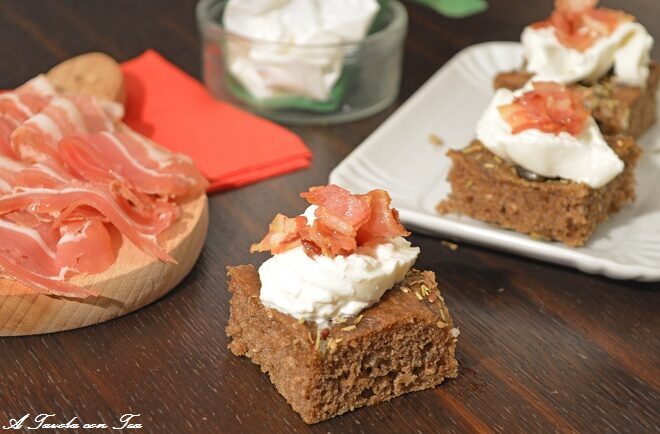 Finger food burrata e pancetta croccante