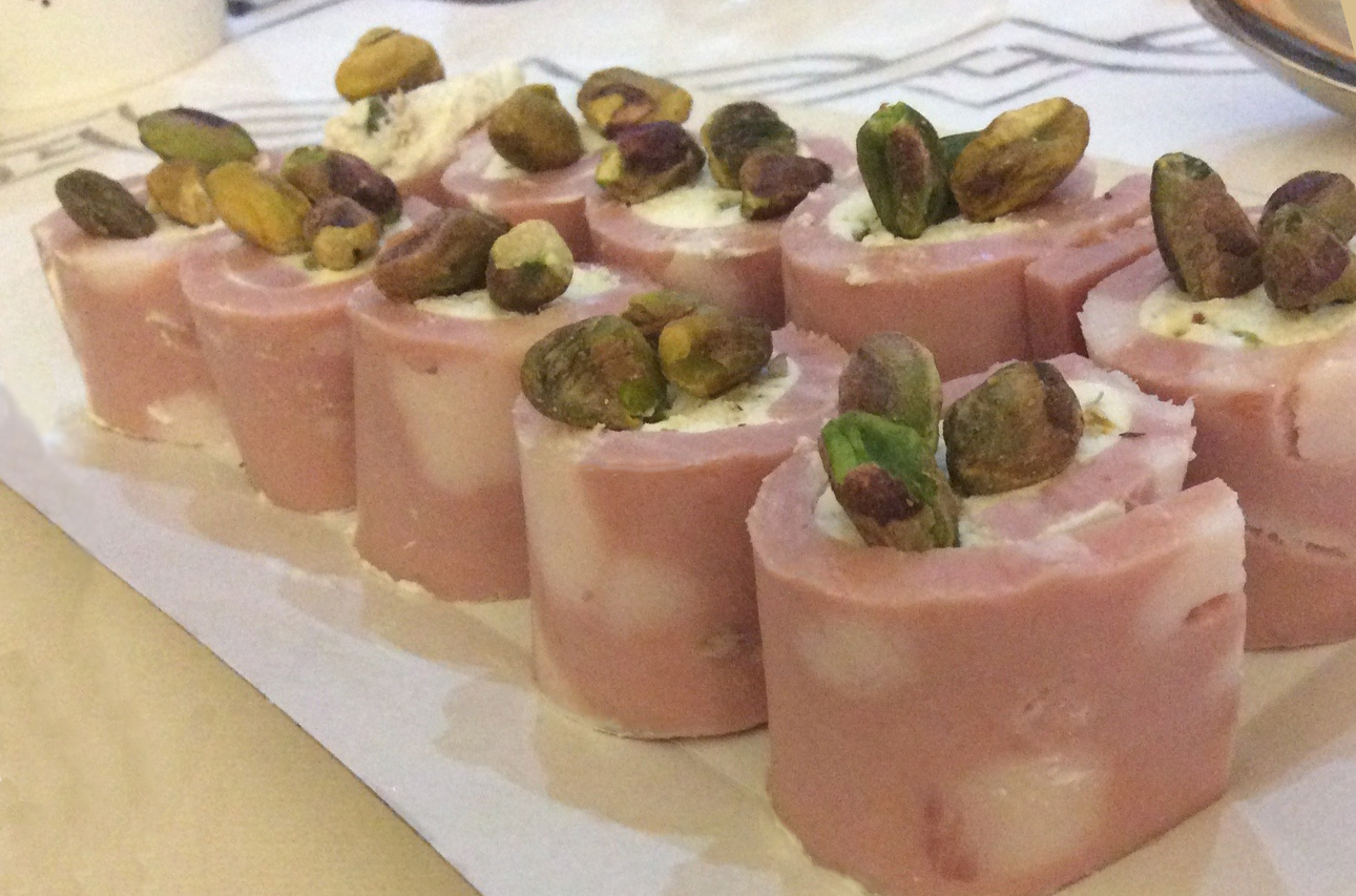 Finger food veloci: sushi di mortadella