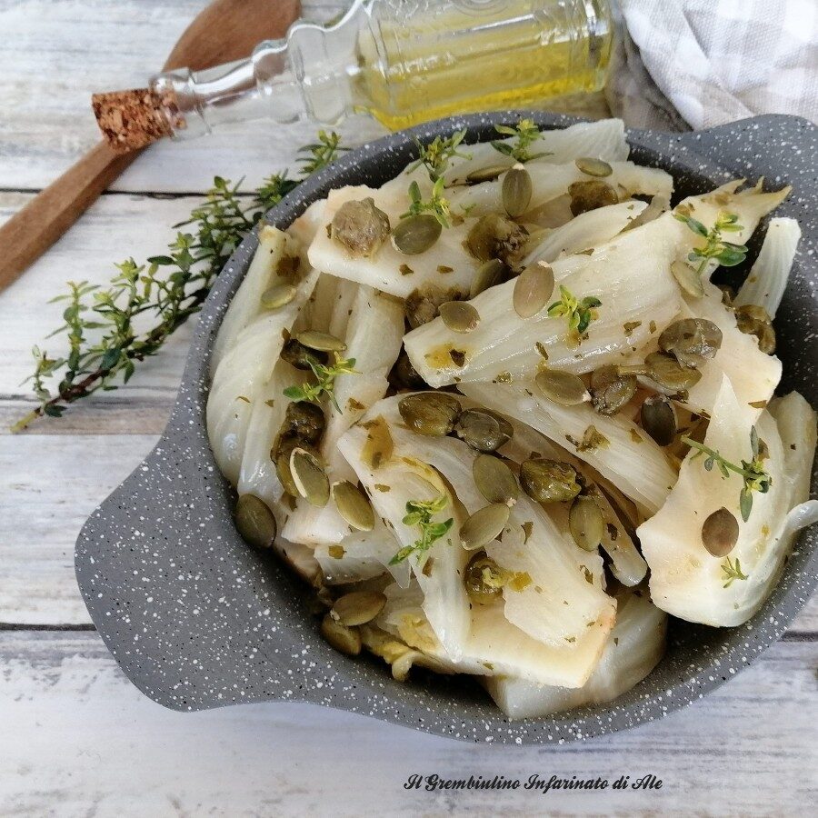 Finocchi al limone con capperi e semi di girasole