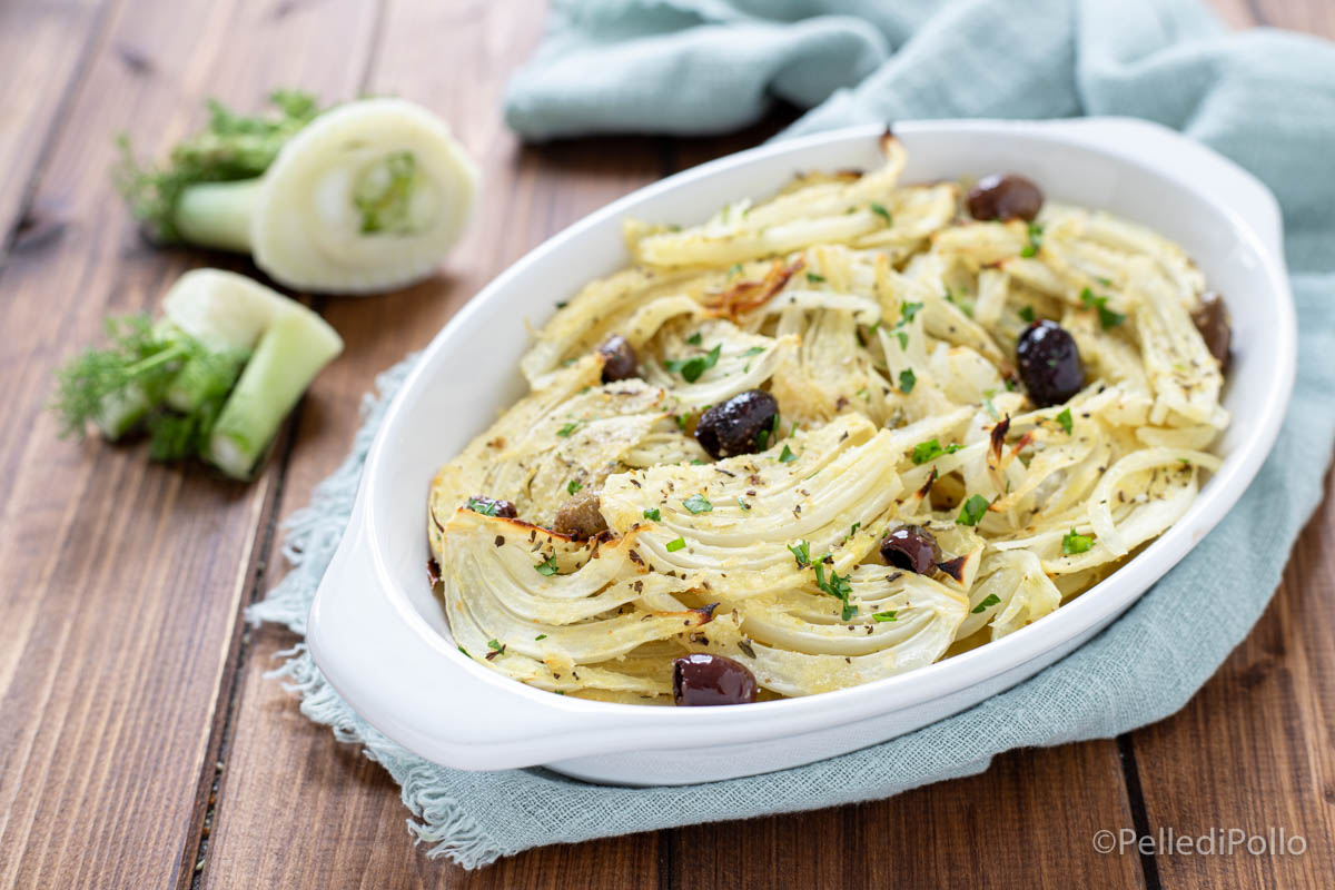 Finocchi con olive e cipolla al forno