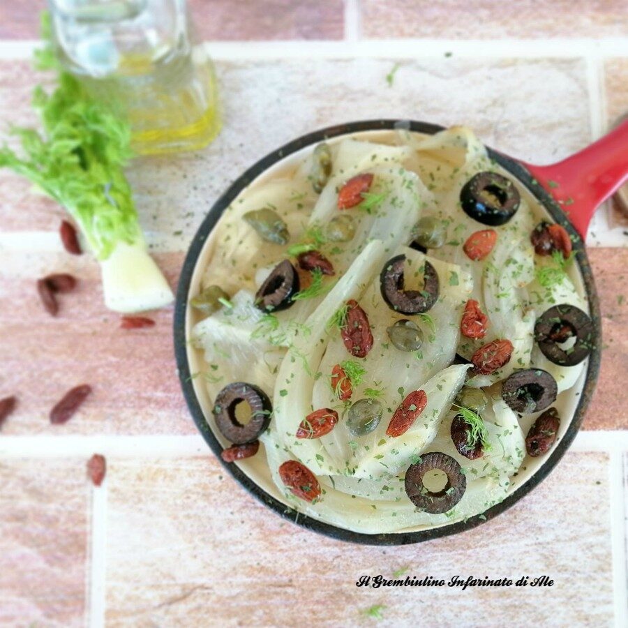 Finocchi con olive nere e bacche di goji