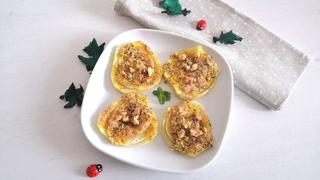 Finocchi speziati al forno, con noci