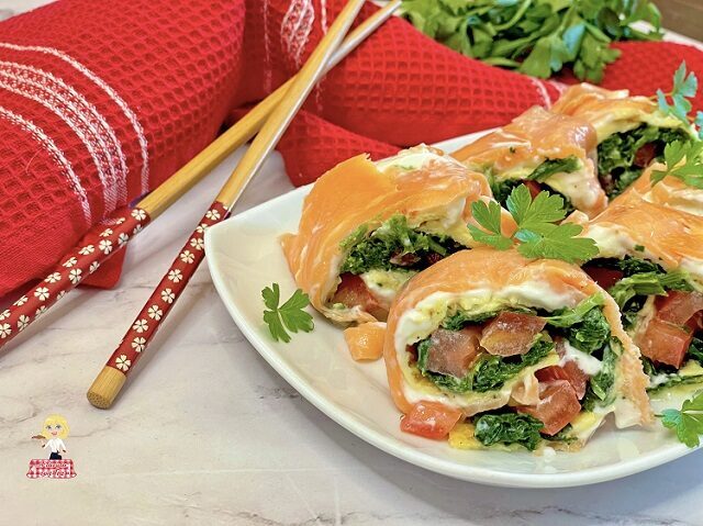 Finto sushi di salmone affumicato