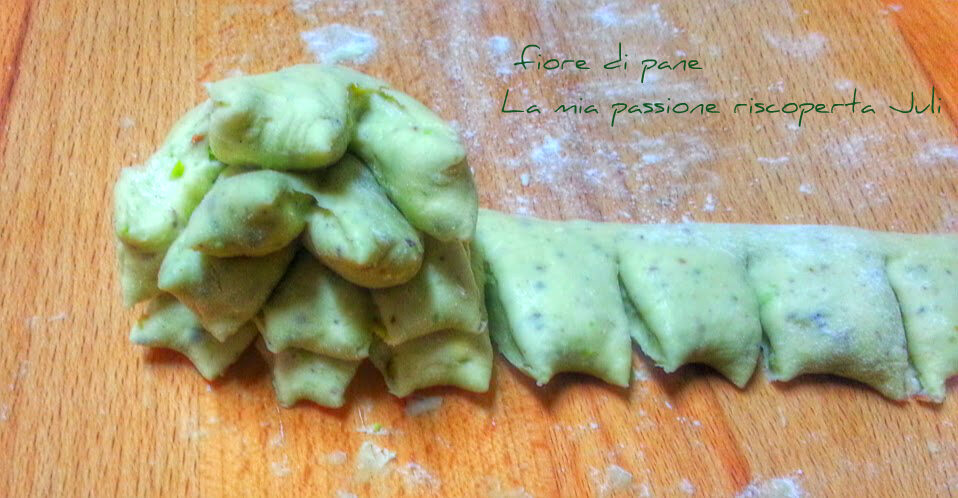 Fiore di pane al pistacchio