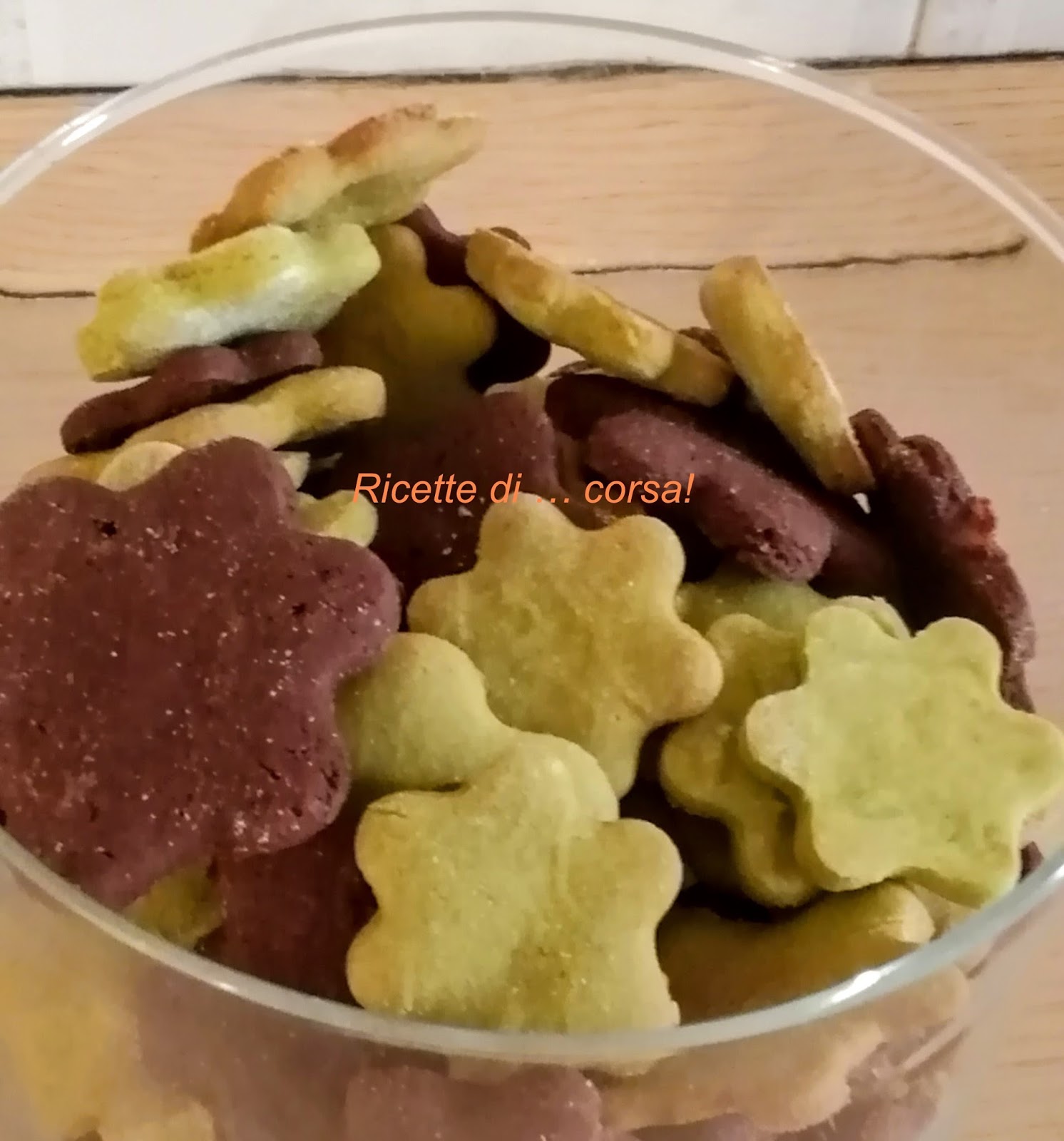 Fiori di riso – biscotti al cioccolato e al té matcha