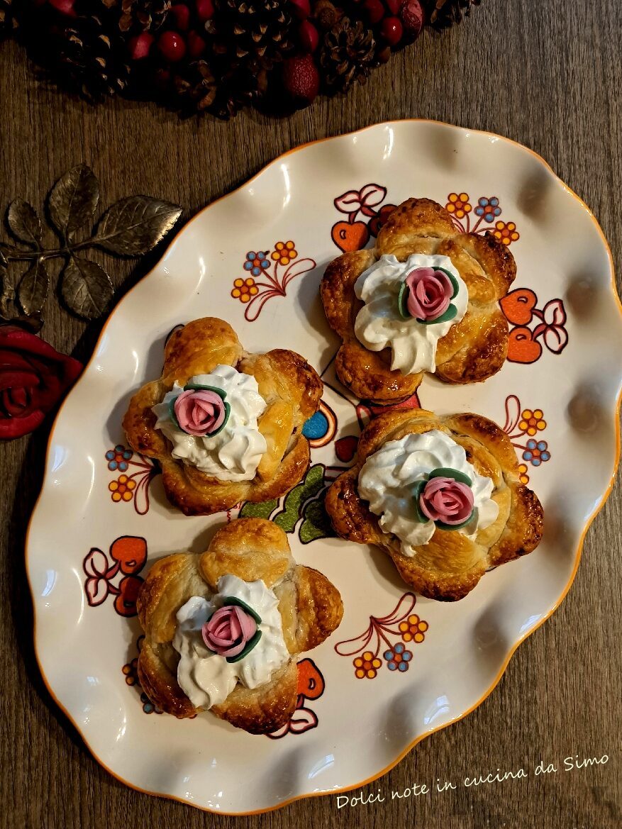 Fiori di sfoglia alla marmellata