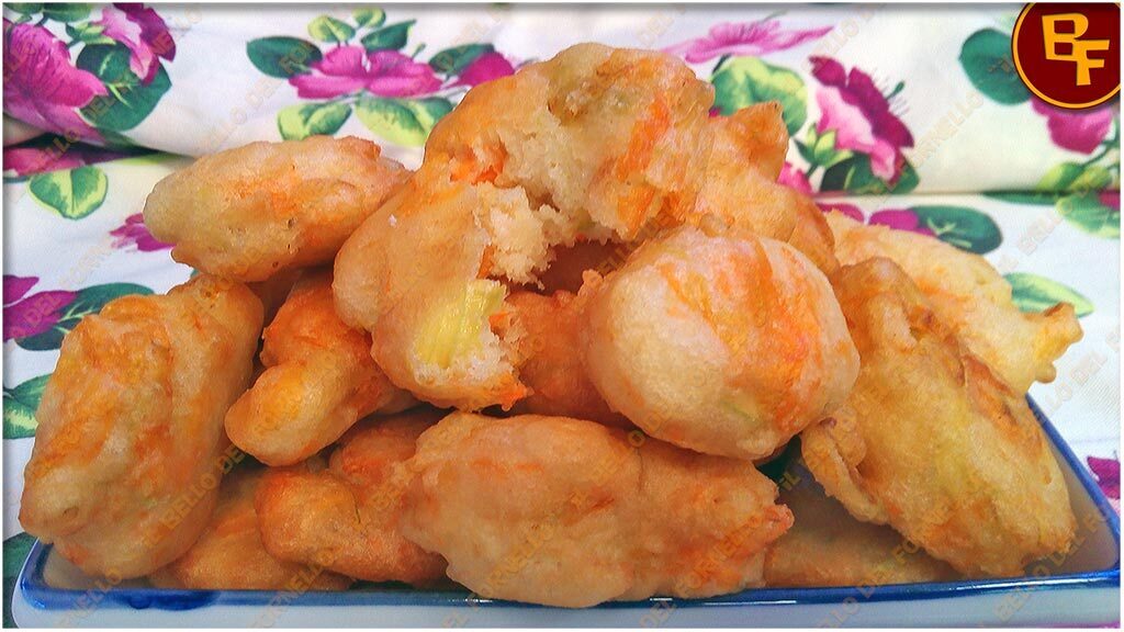 Fiori di zucca e cipolla in pastella