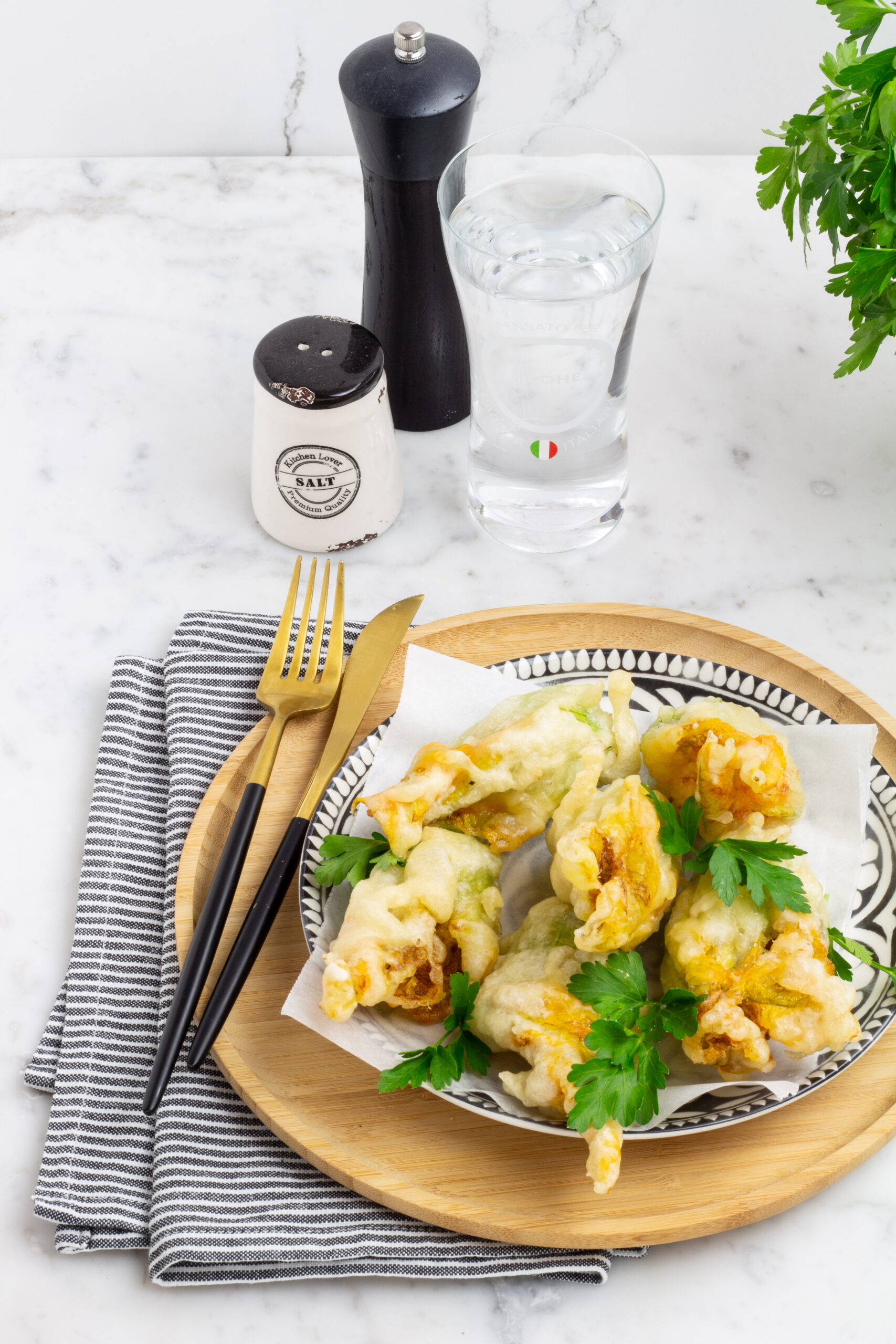 Fiori di zucca fritti con mortadella