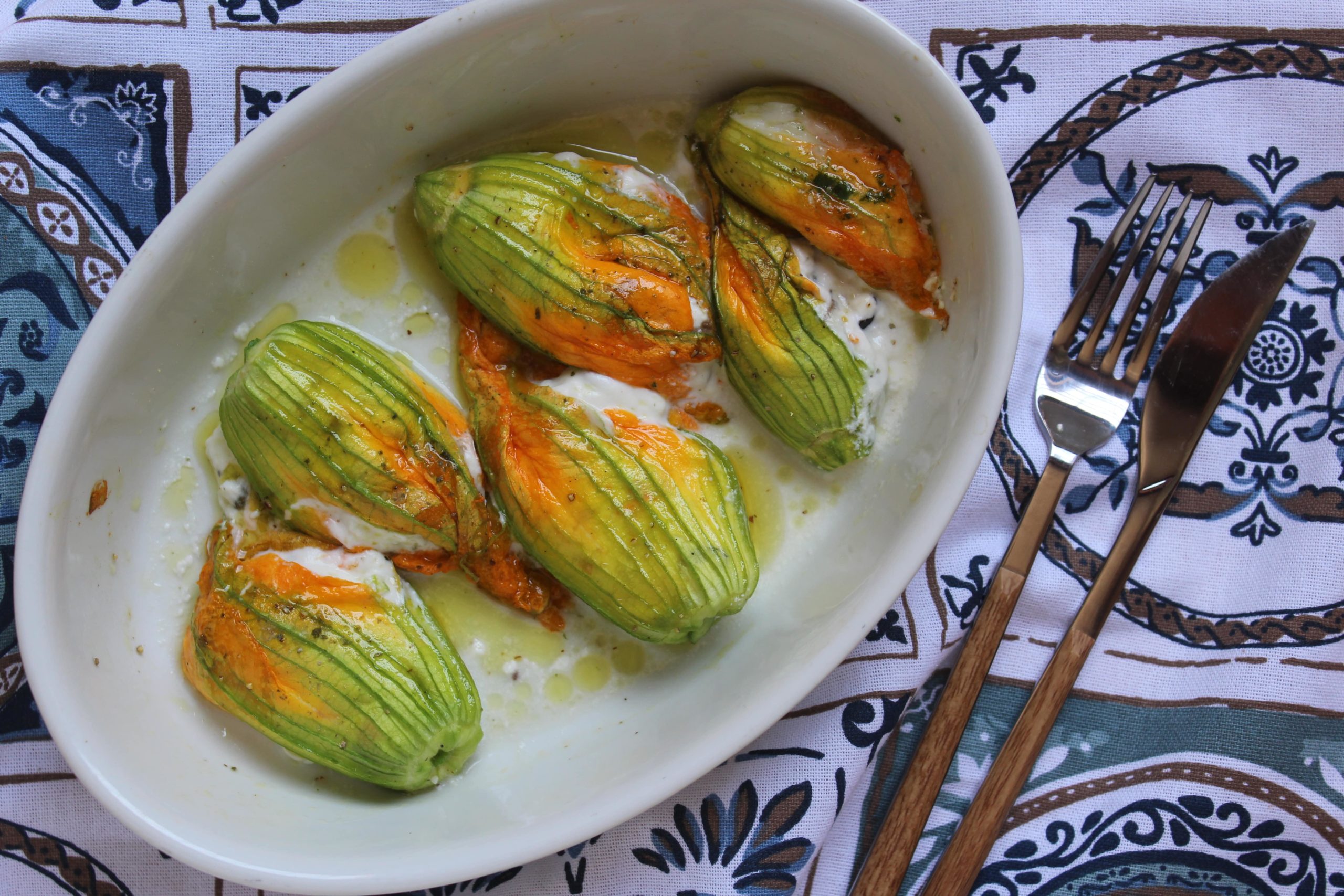 Fiori di zucca ripieni al forno