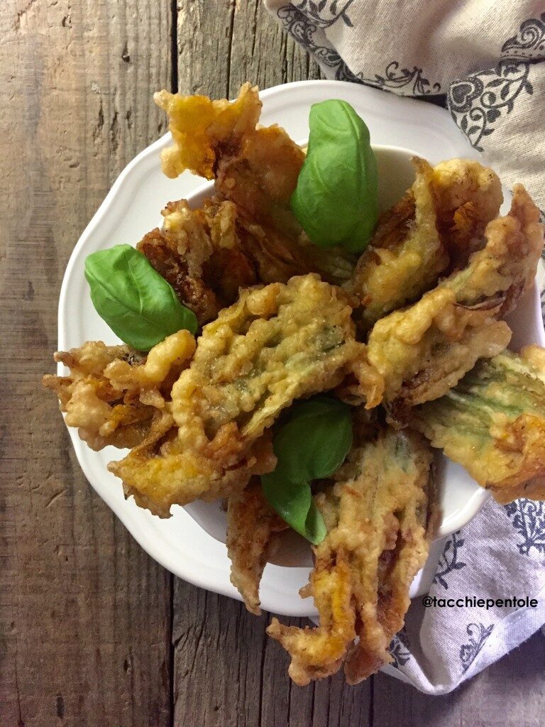 Fiori di zucca ripieni – mozzarella e acciughe del mar cantabrico