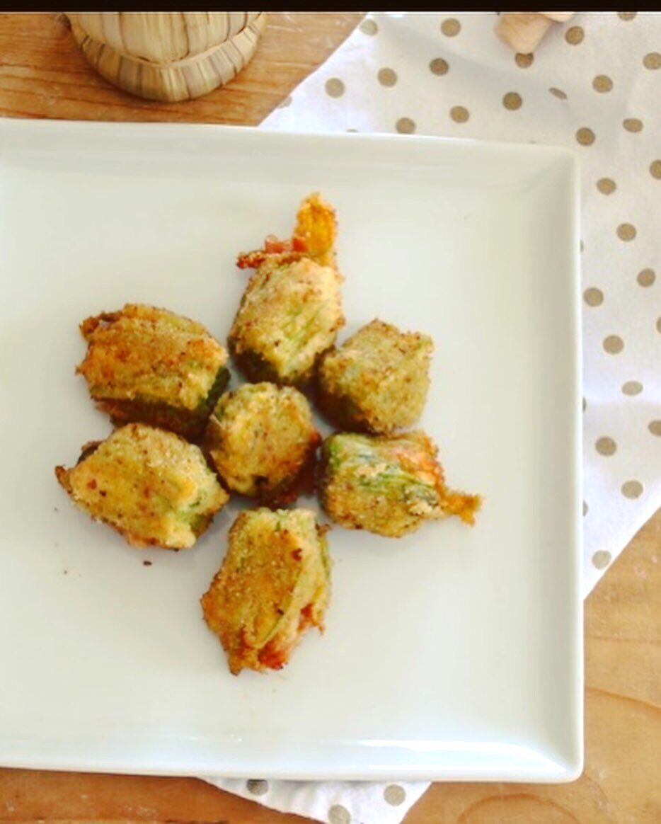 Fiori di zucca ripieni