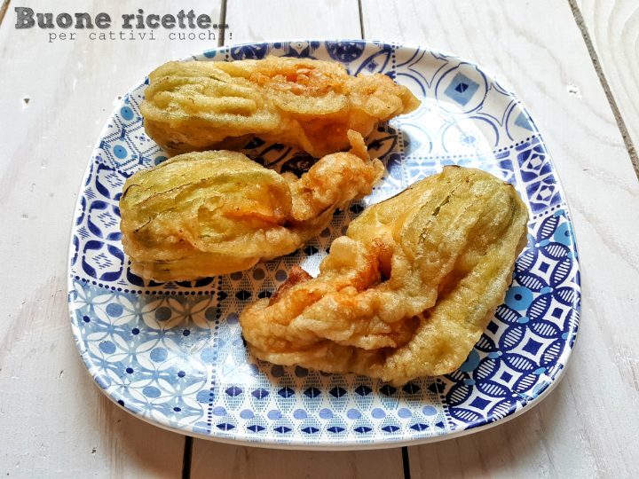 Fiori di zucca ripieni