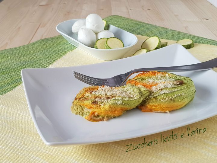 Fiori di zucca ripieni