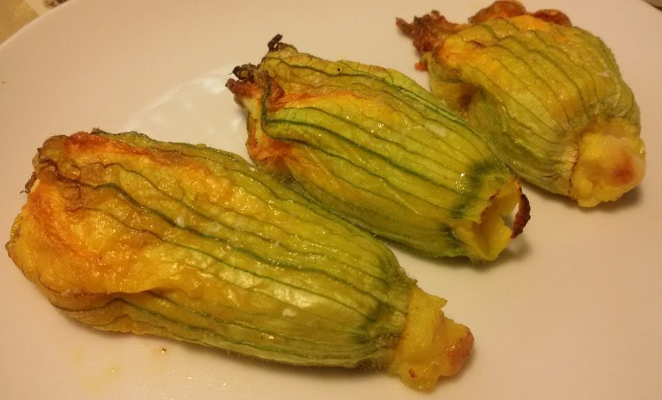 Fiori di zucca ripieni